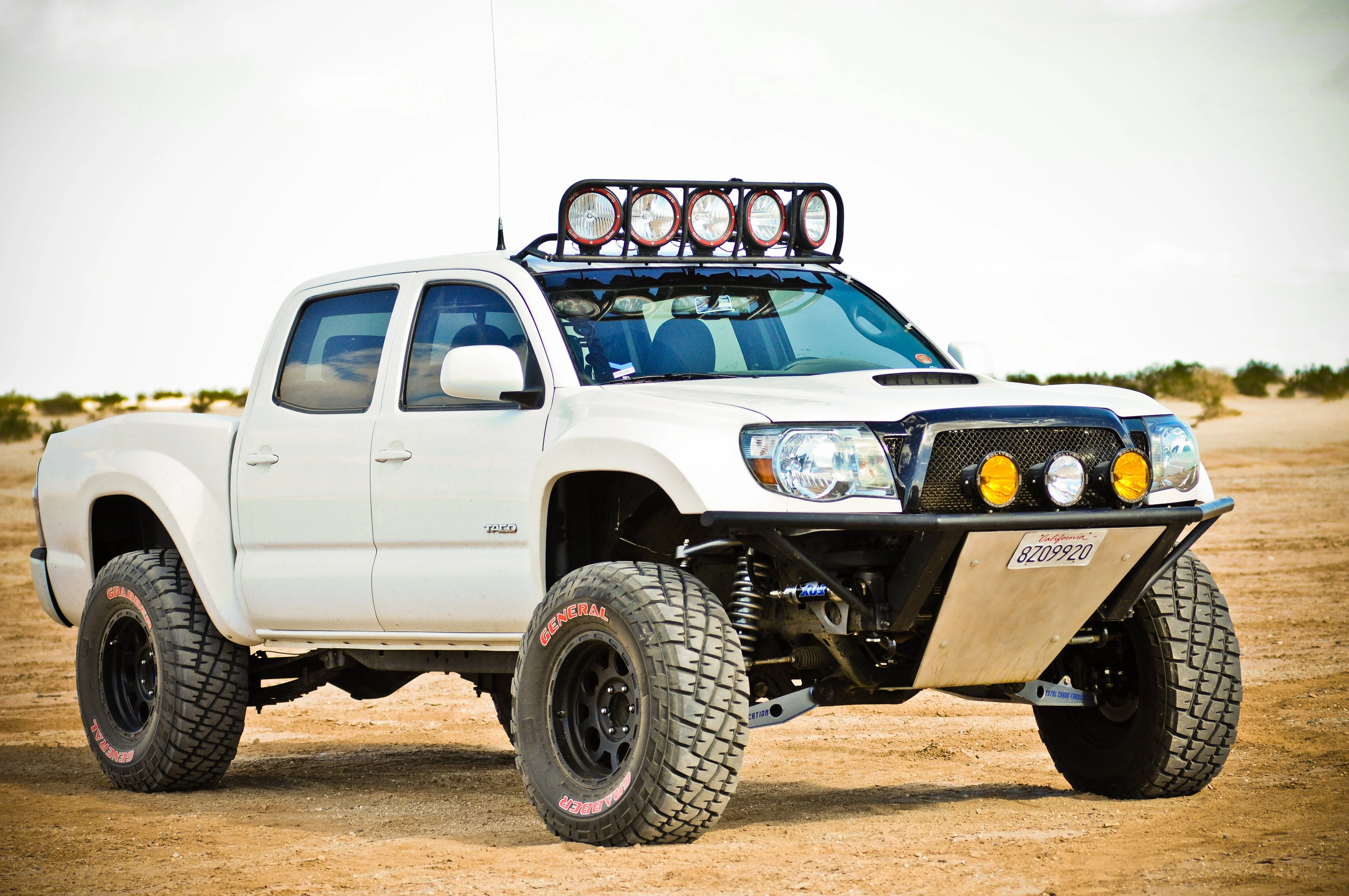 Fenders - 4" Bulge Fits 2005-2015 Toyota Tacoma