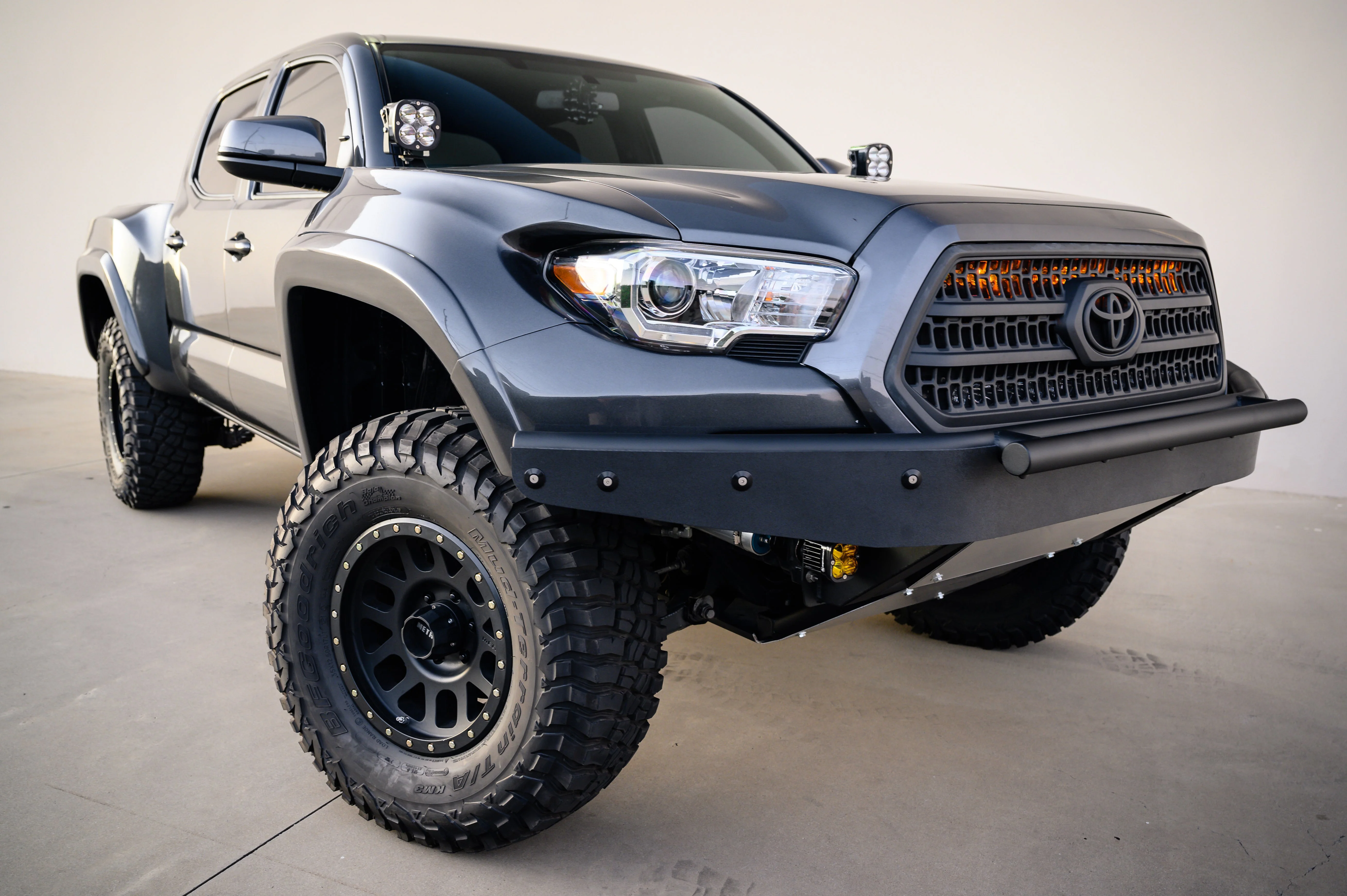 Fenders Fits 2016-2023 Toyota Tacoma - Image 3