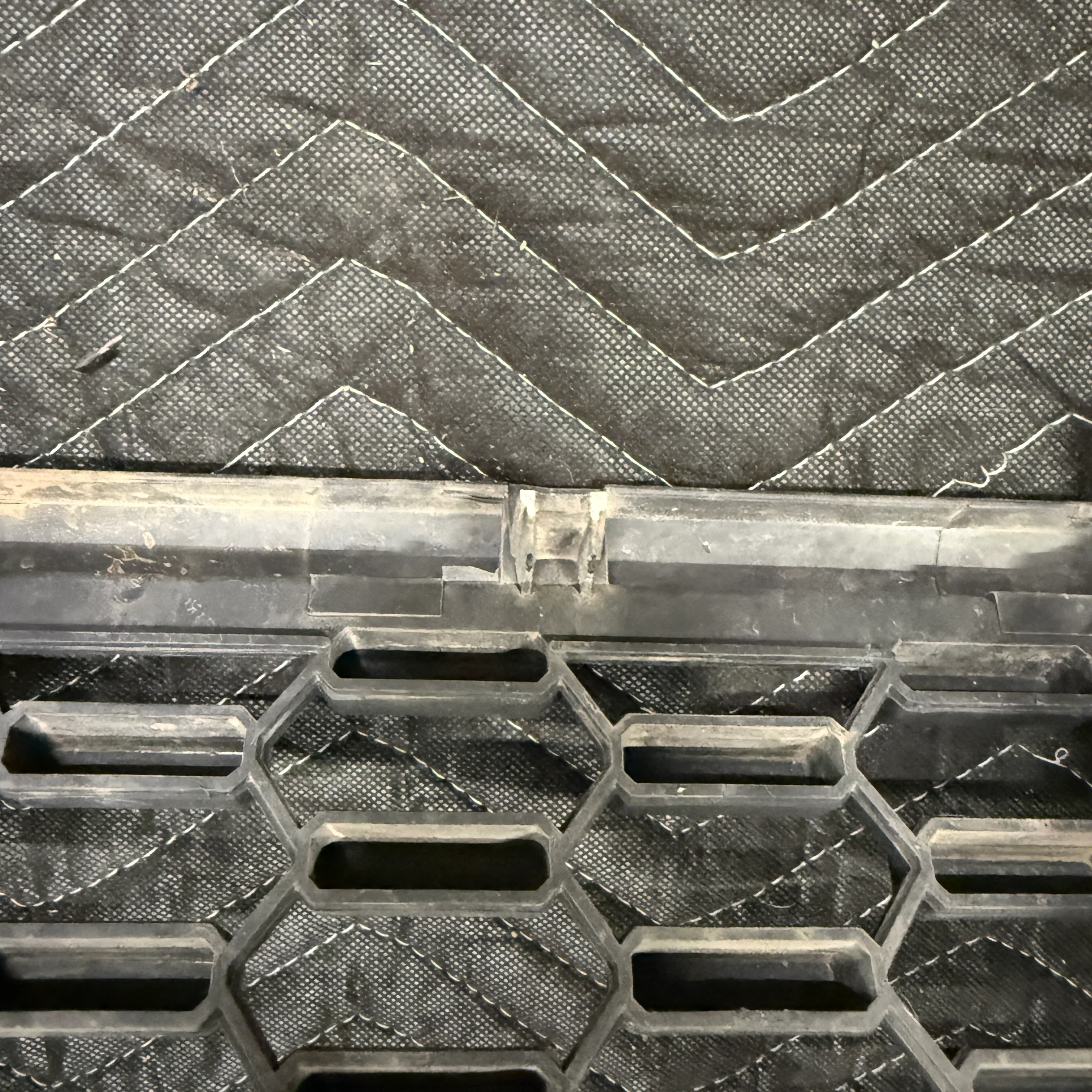 [OPEN BOX] 2016-2023 Toyota Tacoma TRD Pro Style Grille - Matte Black - Image 4