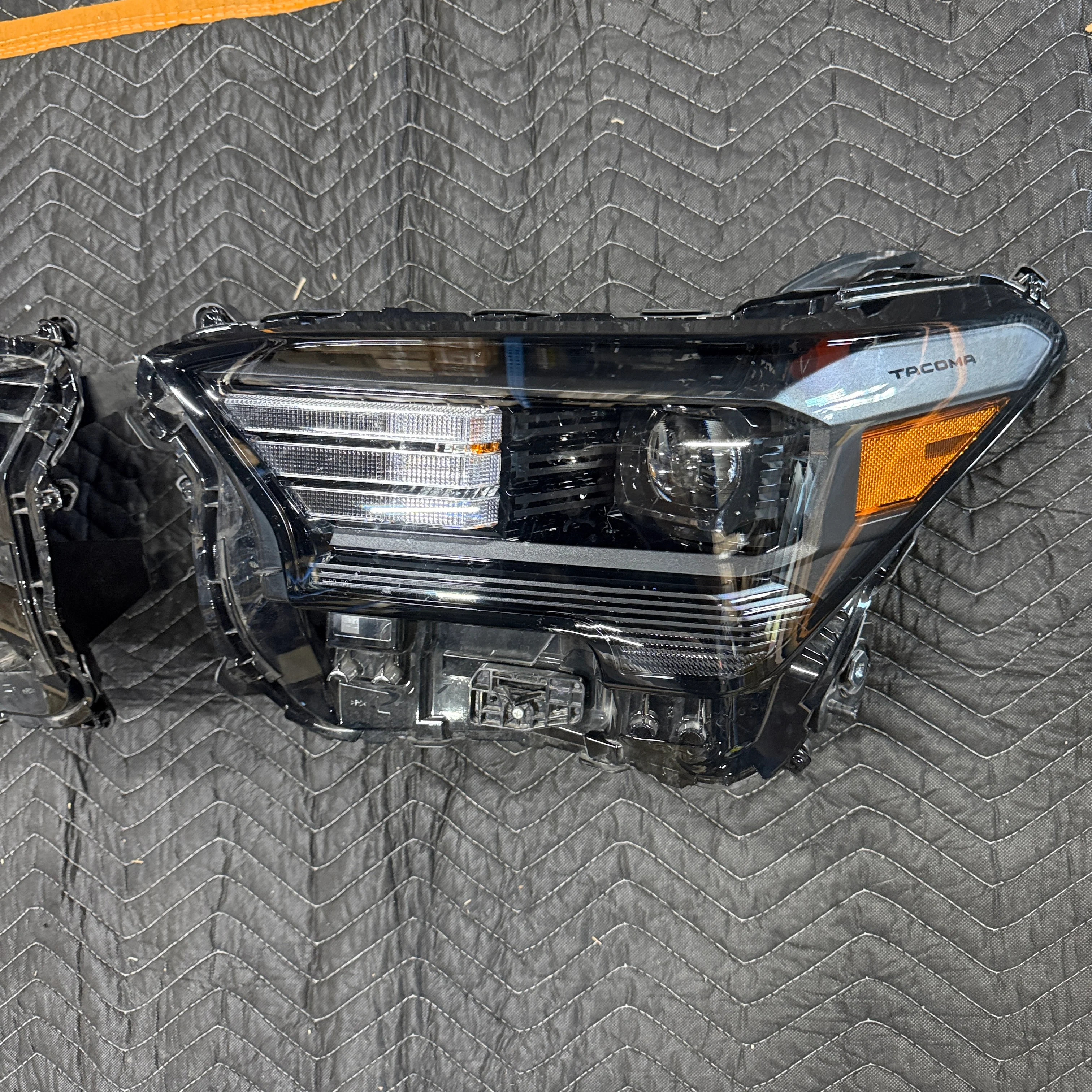 [OPEN BOX] 2024+ Toyota Tacoma OEM Headlights (#81110-AK040 / #81150-AK020) - Image 3