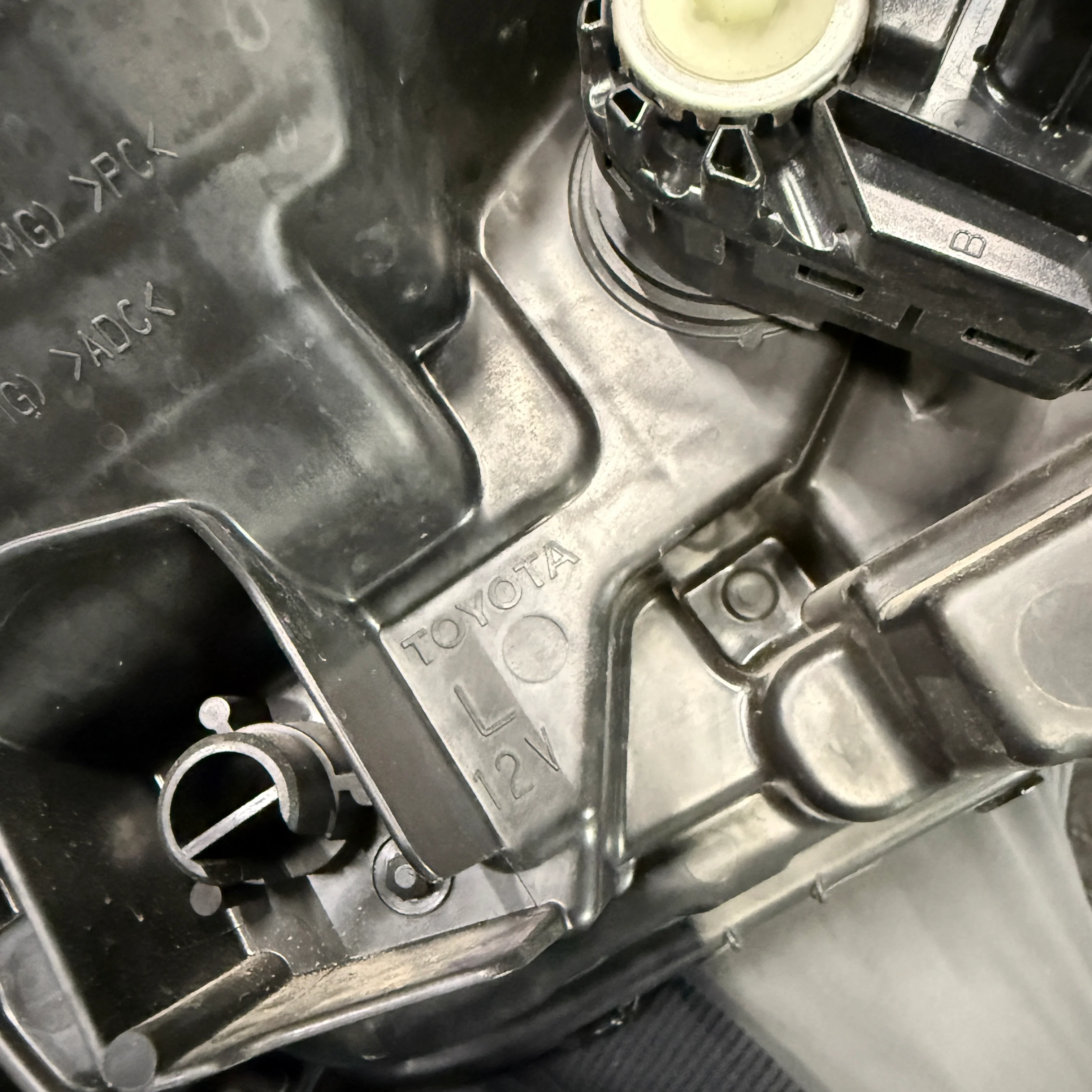 [OPEN BOX] 2024+ Toyota Tacoma OEM Headlights (#81110-AK040 / #81150-AK020) - Image 5