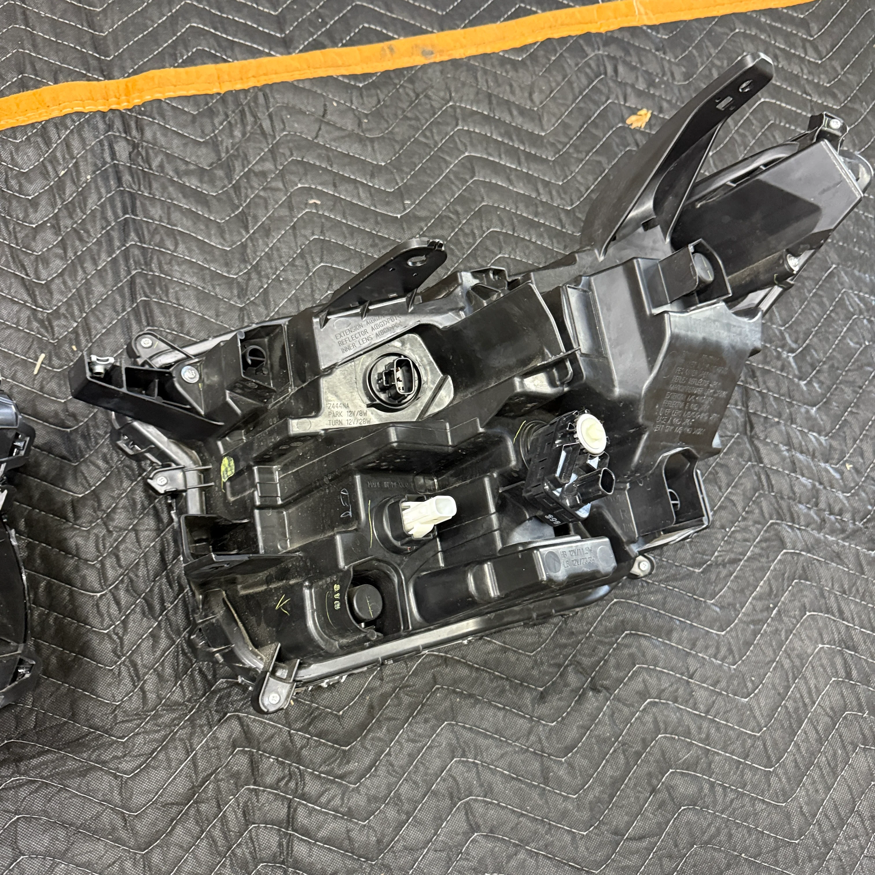 [OPEN BOX] 2024+ Toyota Tacoma OEM Headlights (#81110-AK040 / #81150-AK020) - Image 6