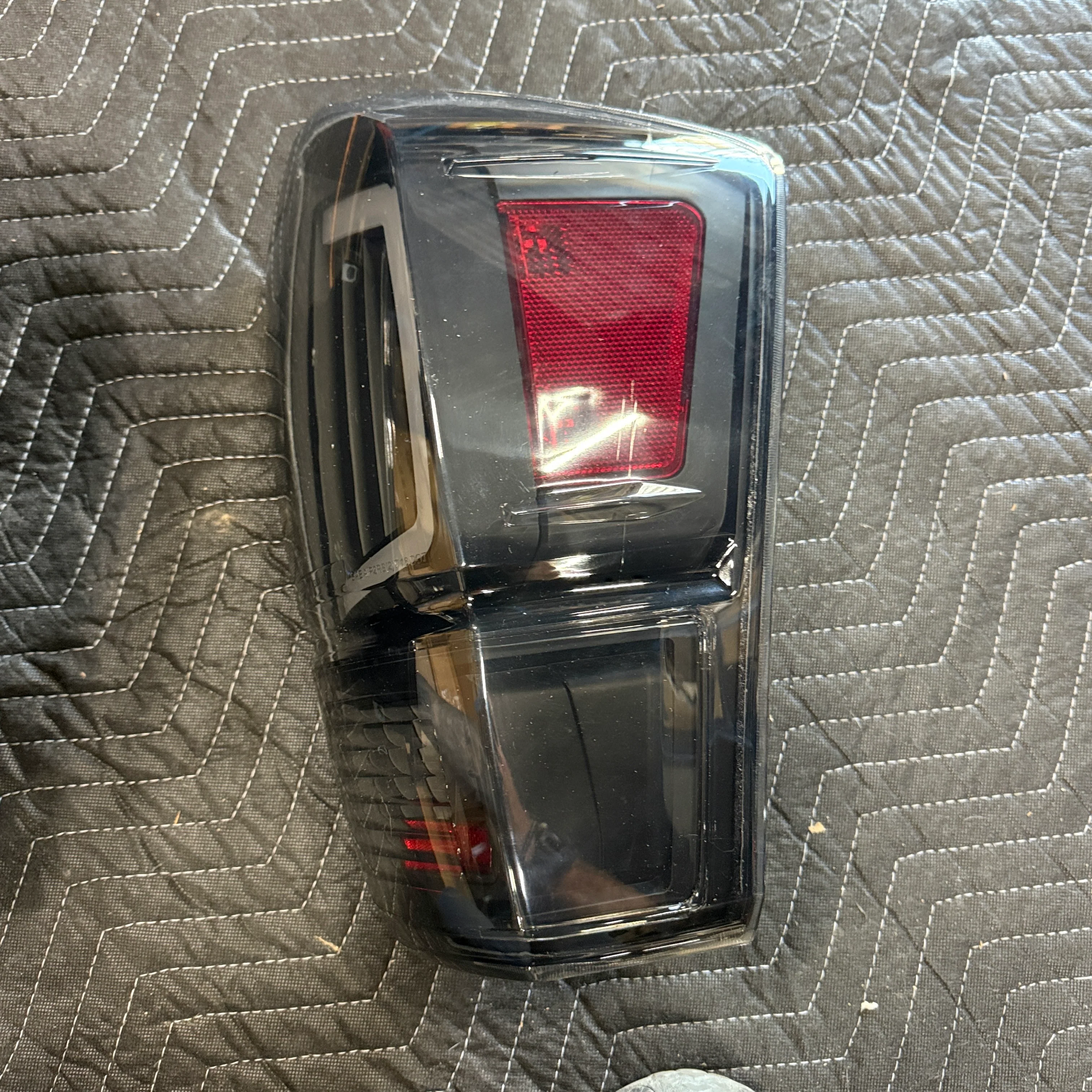 [OPEN BOX] Light Bar LED Tail Lights Fits 2016-2023 Toyota Tacoma - Image 2