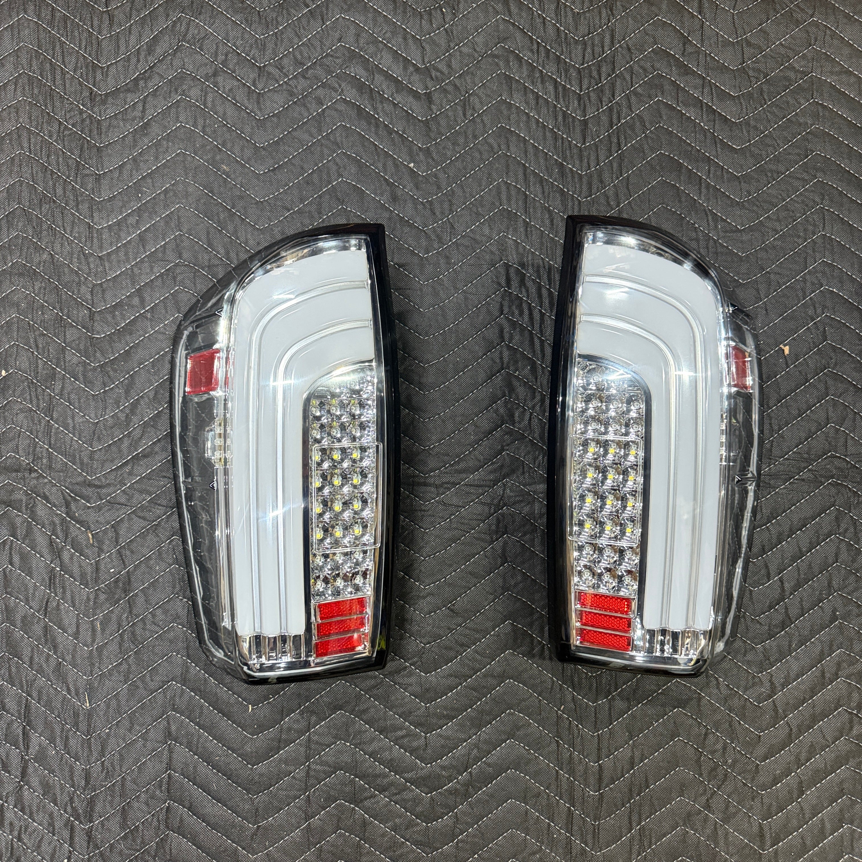 [OPEN BOX] Tail Lights w/ Sequential Turn Signal Light Bar Fits 2016-2023 Toyota Tacoma - Image 4