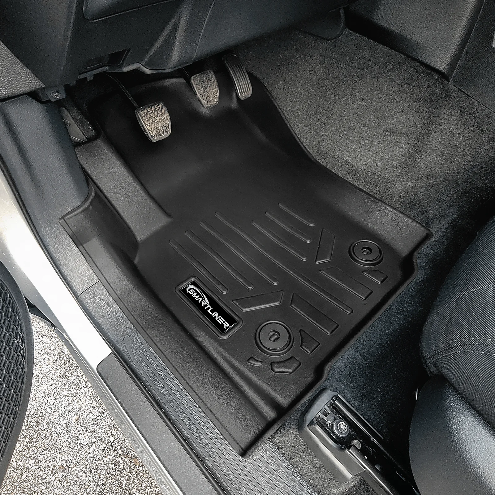 SMARTLINER All Weather Custom Fit Floor Liner fits 2024+ Toyota Tacoma Xtra Cab with Carpet (Manual Transmission) - Image 2