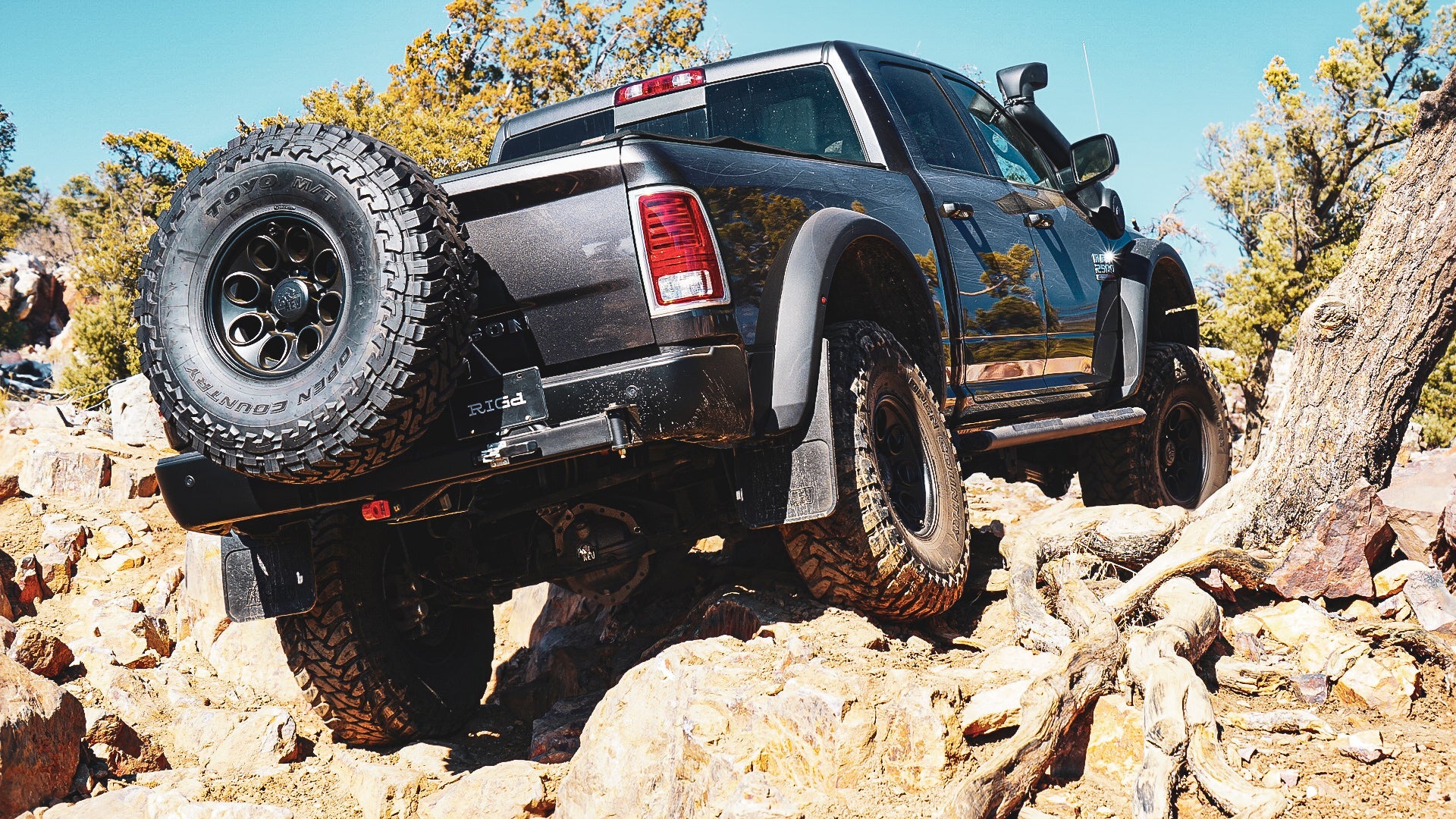 UltraSwing® Mega-Fit Spare Tire Hitch Mount - Image 8