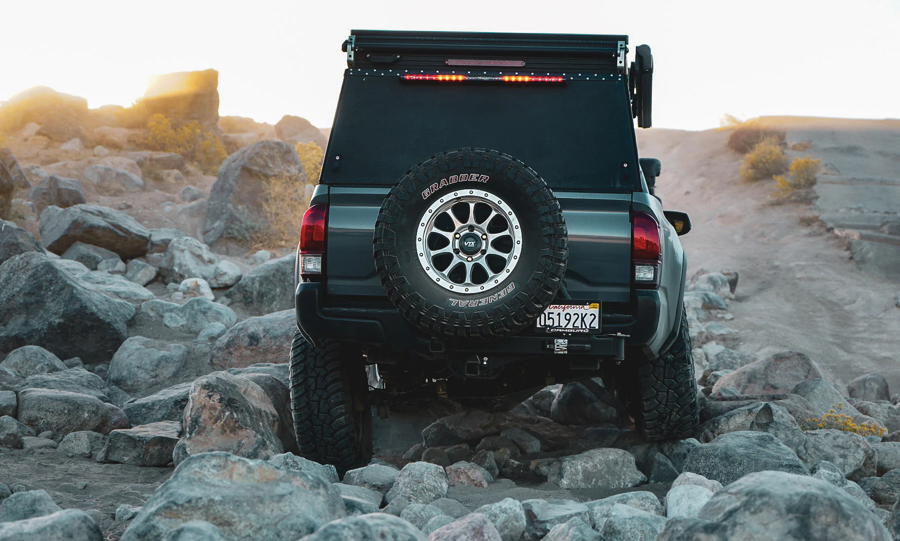UltraSwing™ Multi-Fit Spare Tire Hitch Mount - Image 16