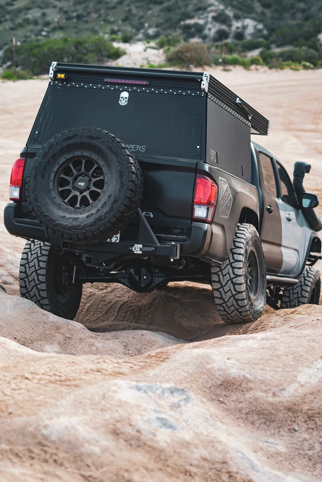 UltraSwing™ Multi-Fit Spare Tire Hitch Mount - Image 19