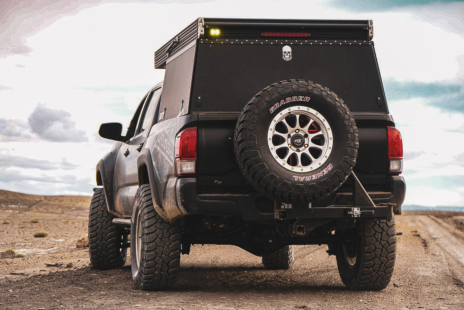 UltraSwing™ Multi-Fit Spare Tire Hitch Mount - Image 35