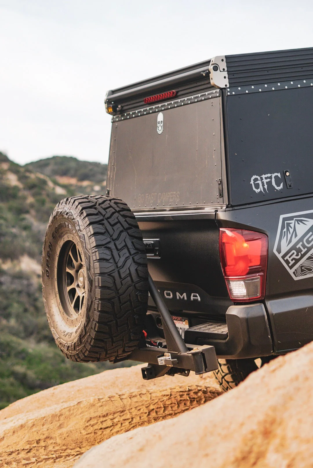 UltraSwing™ Multi-Fit Spare Tire Hitch Mount - Image 9